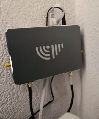 EZR23 Mobile SIM Router Extend 4G Antennas