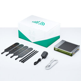 EZR26-5G Router Full Set Perspective View