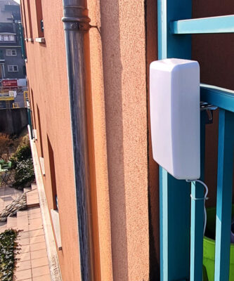 Outdoor 4G Panel Antenna on Balcony