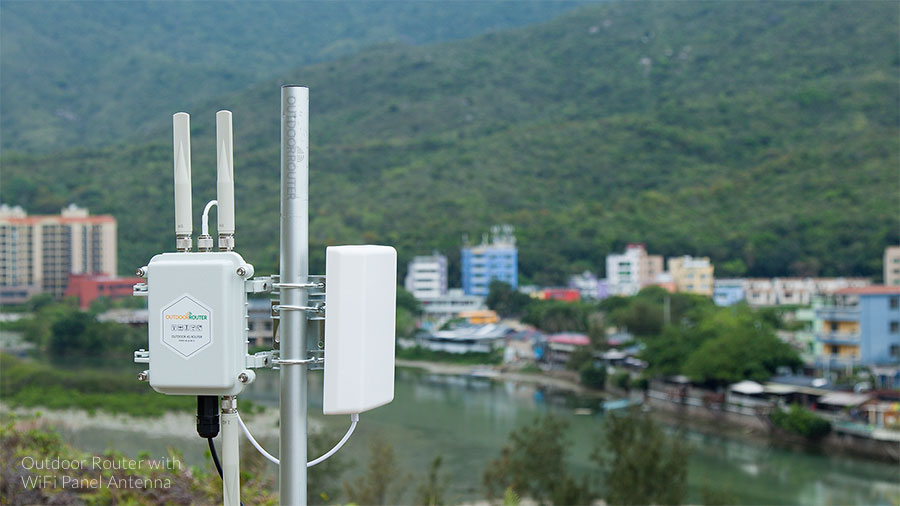 Outdoor 4G Router with WiFi Panel Antenan